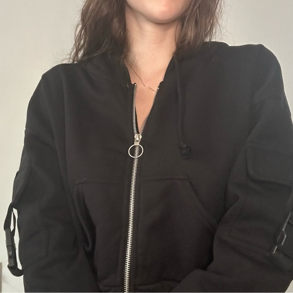 BLACK SWEATSUIT - Picture 4 of 6